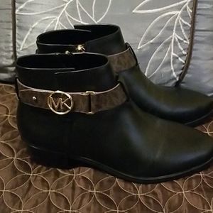 MK ANKLE BOOTS